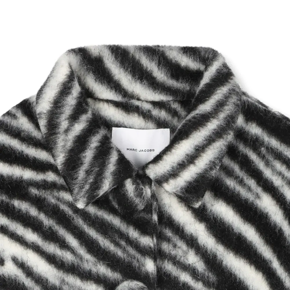 Пальто с зебровым принтом