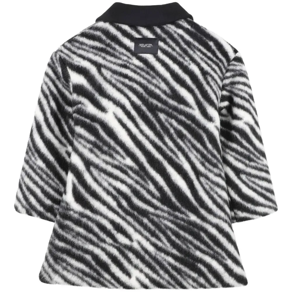 Пальто с зебровым принтом