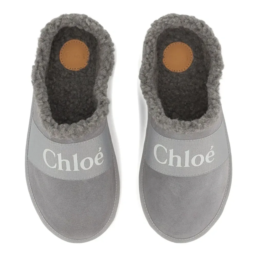 Слиперы с логотипом