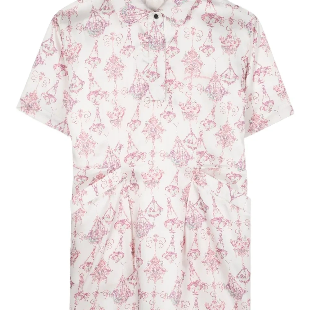 платье-рубашка с короткими рукавами и цветочным принтом