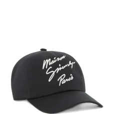 бейсболка с вышитым логотипом