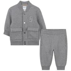 Комплект из топа и брюк с нашивкой-логотипом