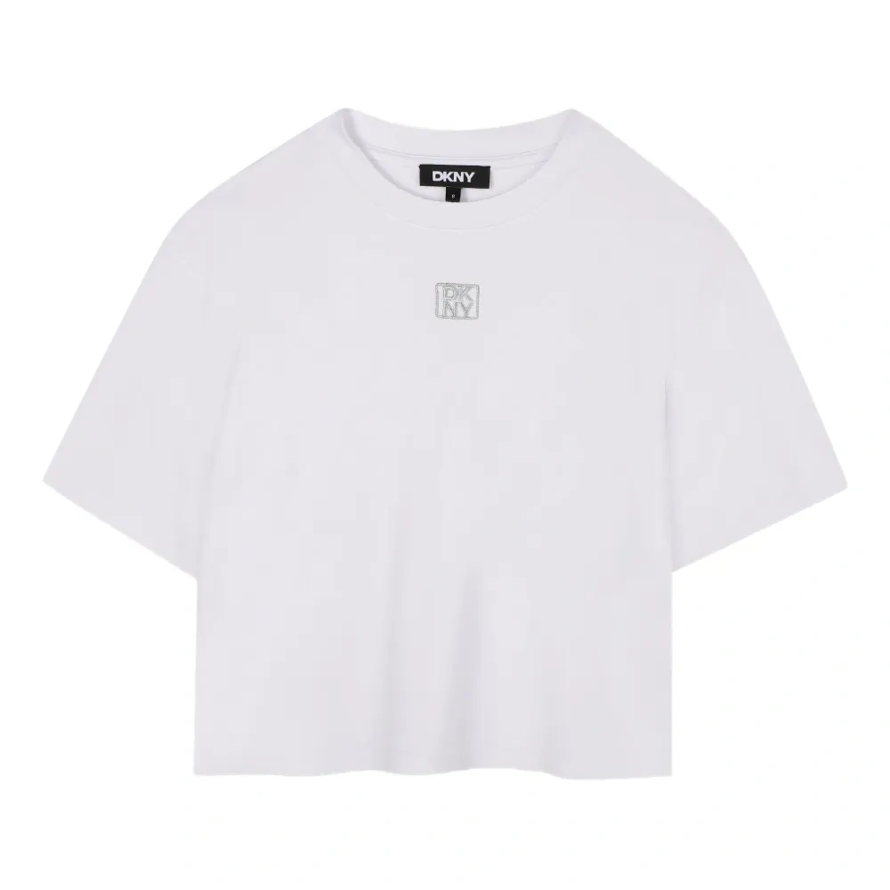 Футболка с вышитым логотипом