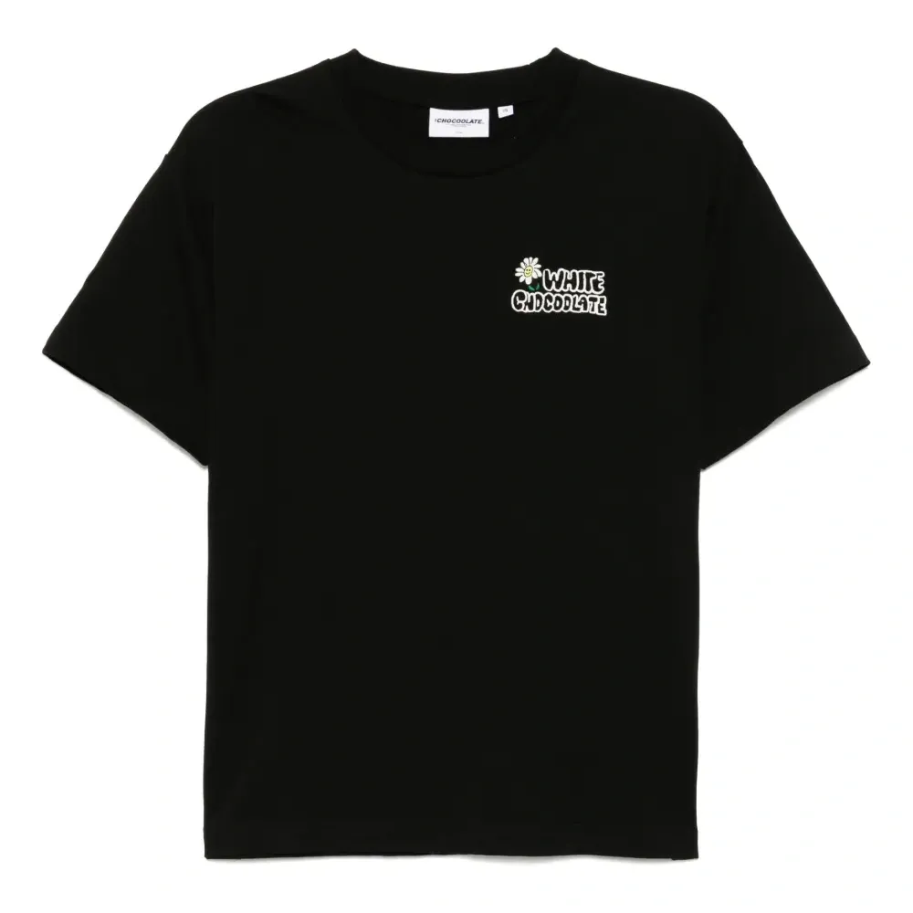 футболка с вышитым логотипом