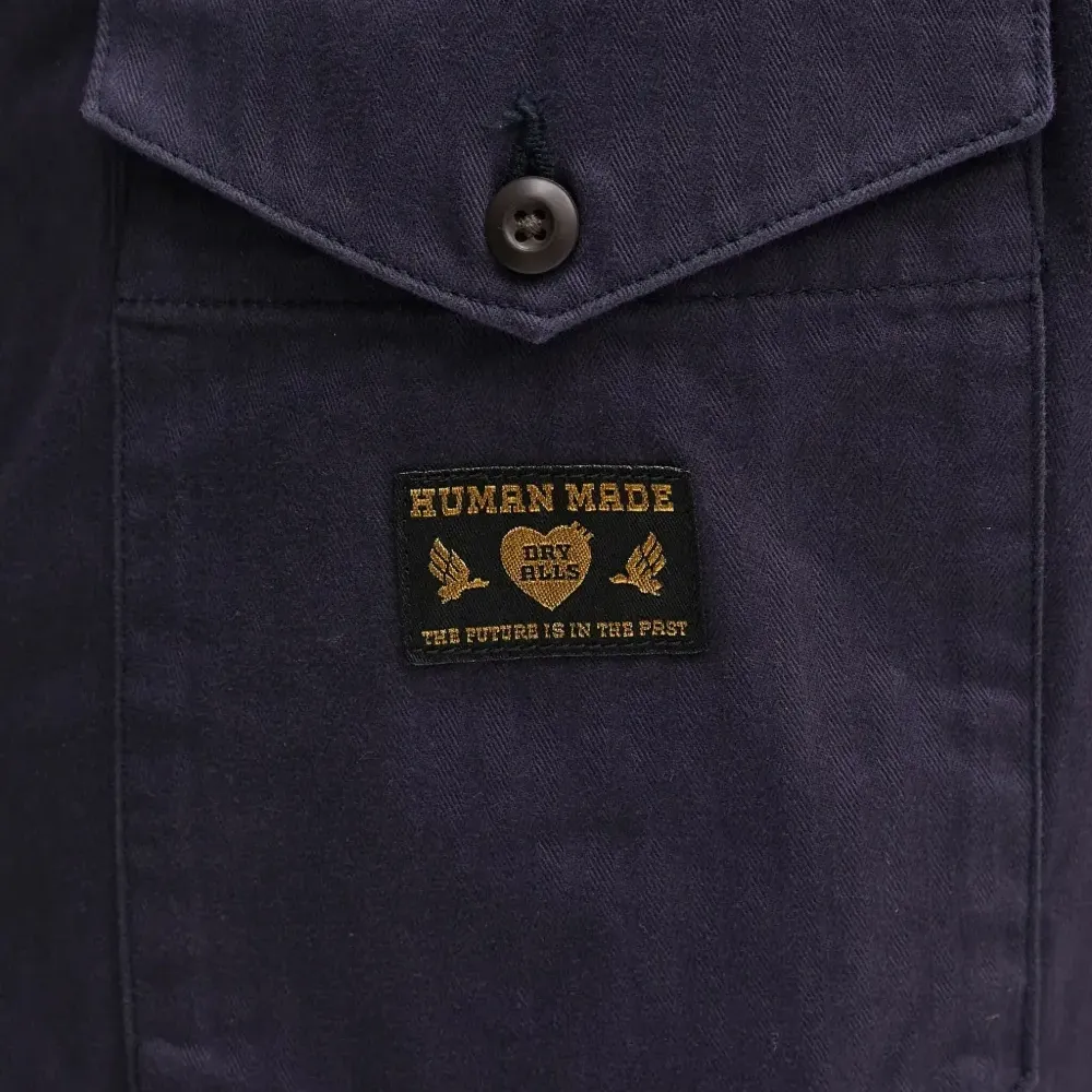 брюки с карманами