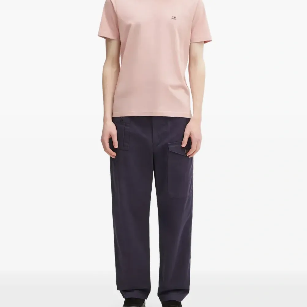 брюки с карманами