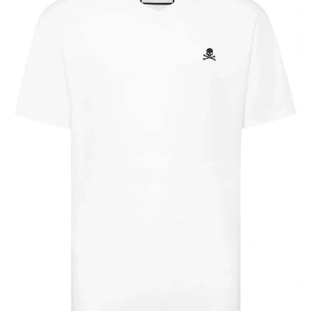 Футболка с вышивкой