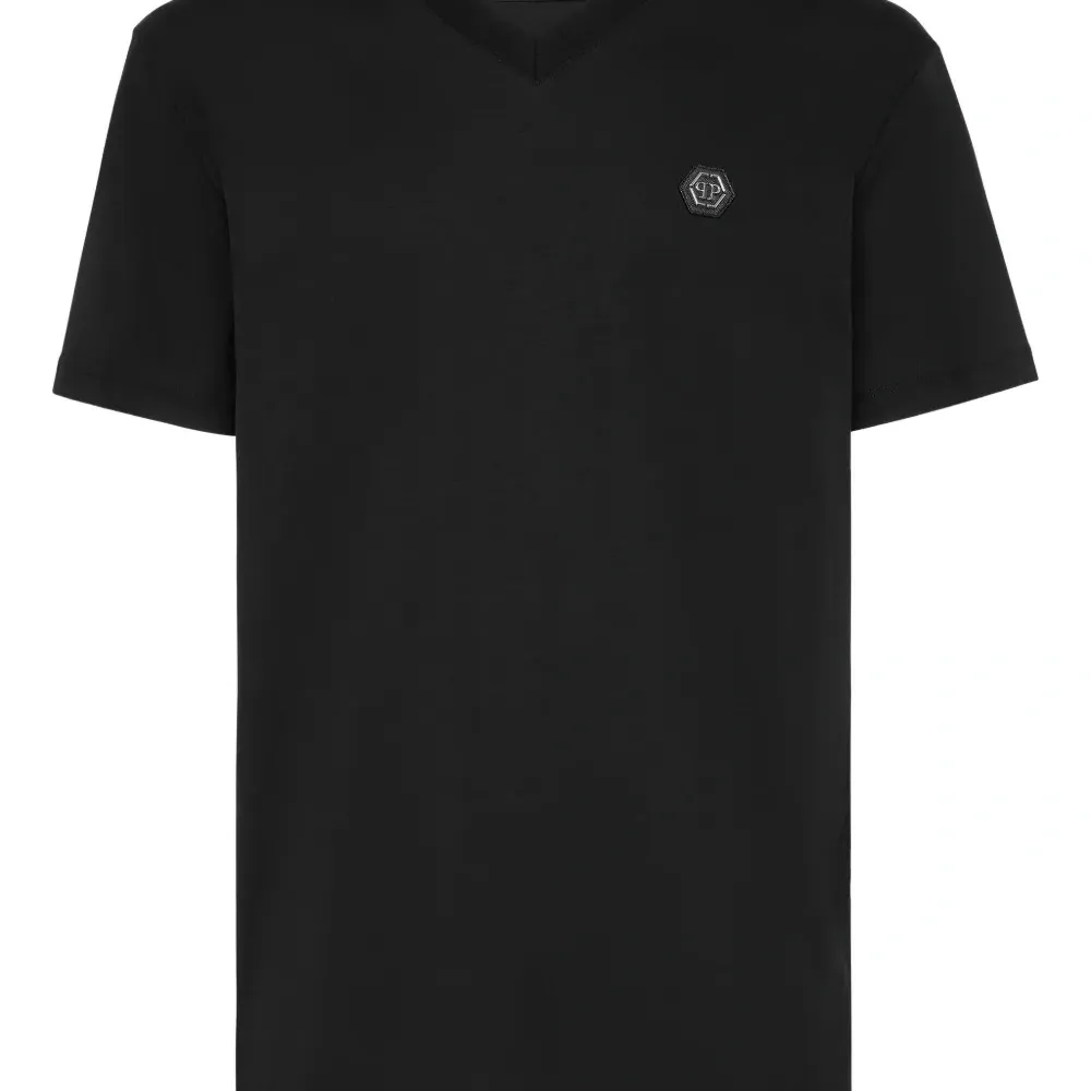 Футболка с V-образным вырезом и логотипом