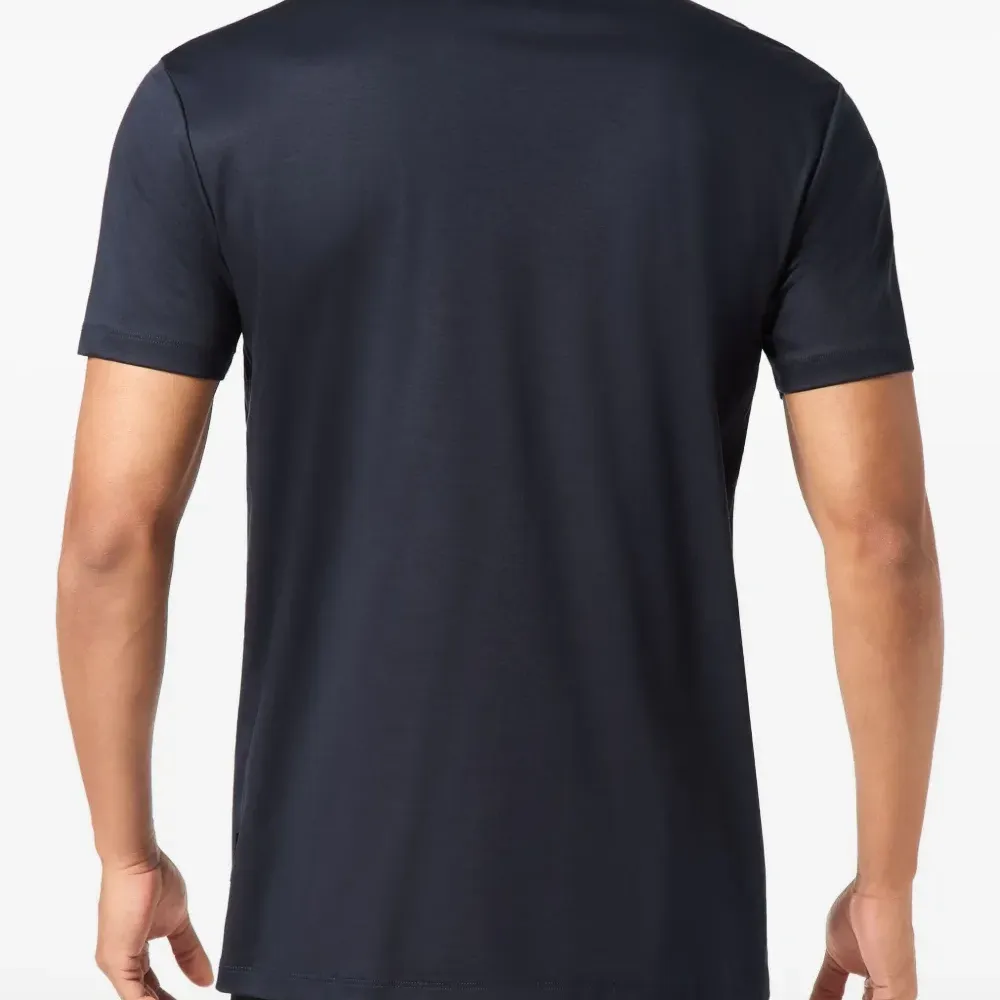 Футболка с V-образным вырезом и логотипом