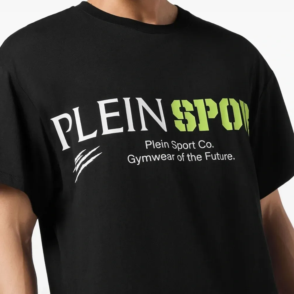 Футболка с логотипом