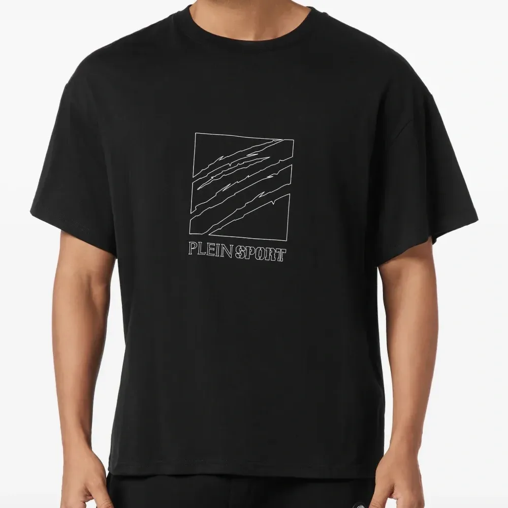 Футболка с логотипом