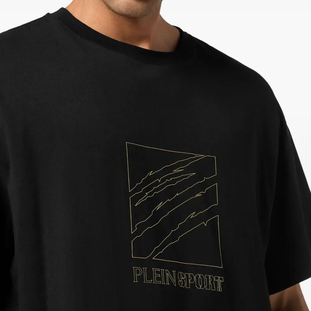 Футболка с логотипом