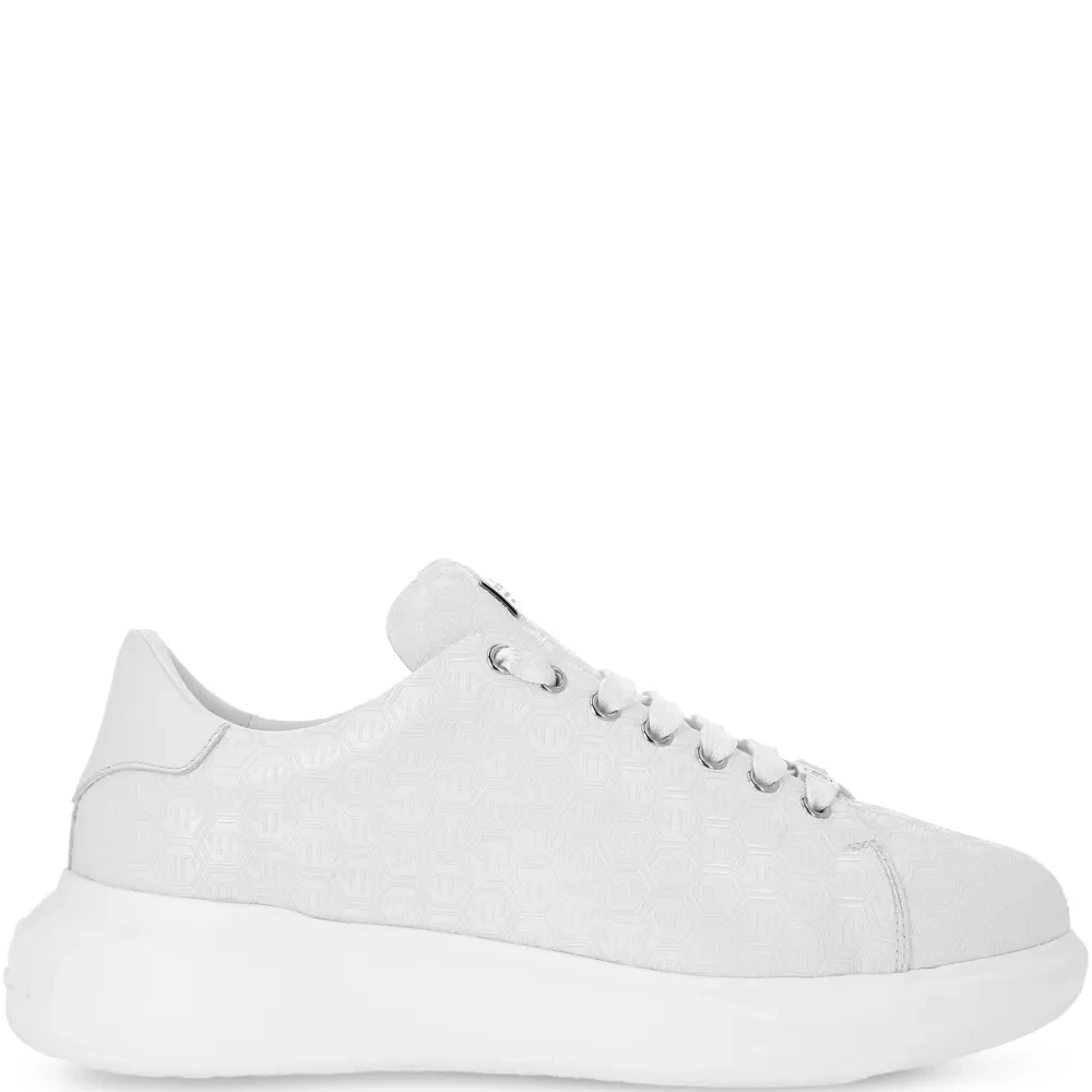 Кеды с тисненой монограммой