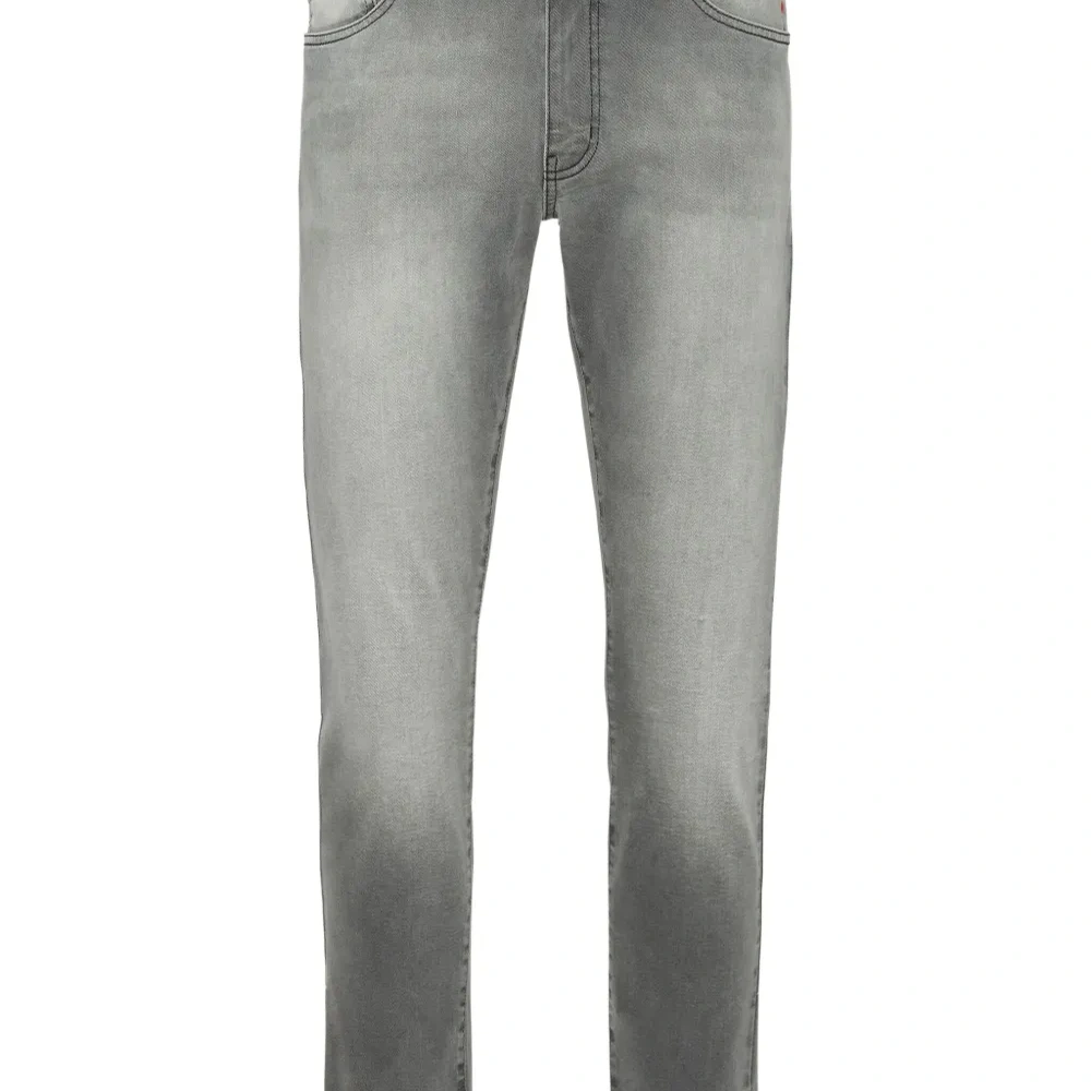 Джинсы с логотипом