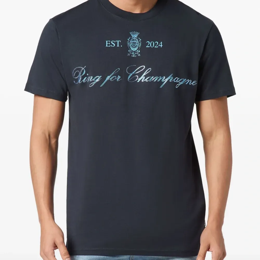 Футболка Stones с вышивкой