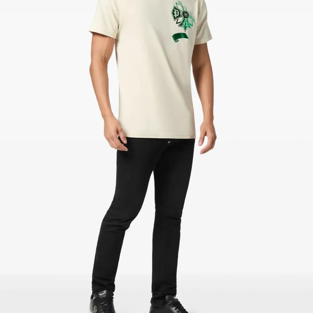 Футболка с круглым вырезом