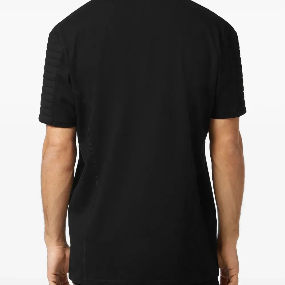 футболка с круглым вырезом и стеганой вставкой футболка с круглым вырезом и стеганой вставкой