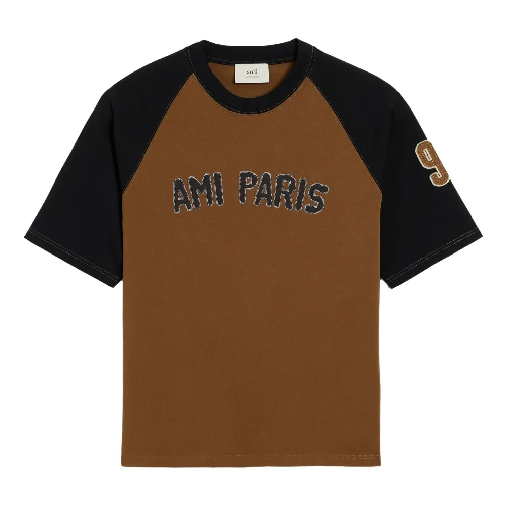 Футболка с вышитым логотипом