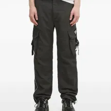 Брюки карго с нашивкой