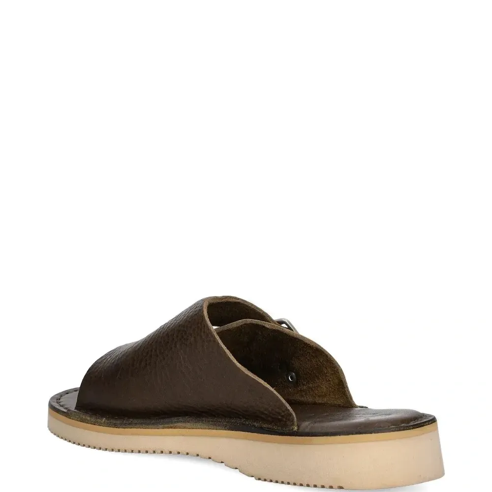 Сандалии с пряжками Сандалии с пряжками