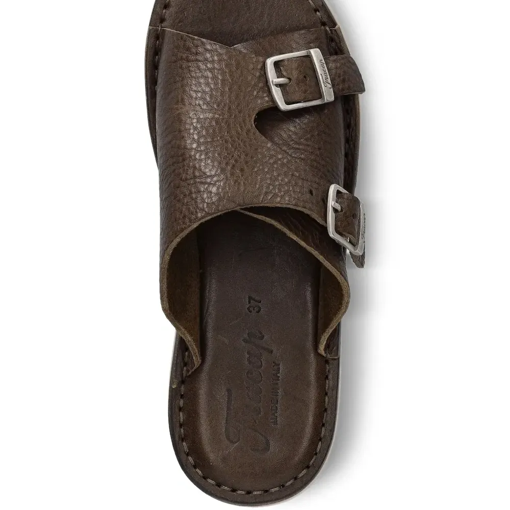 Сандалии с пряжками Сандалии с пряжками