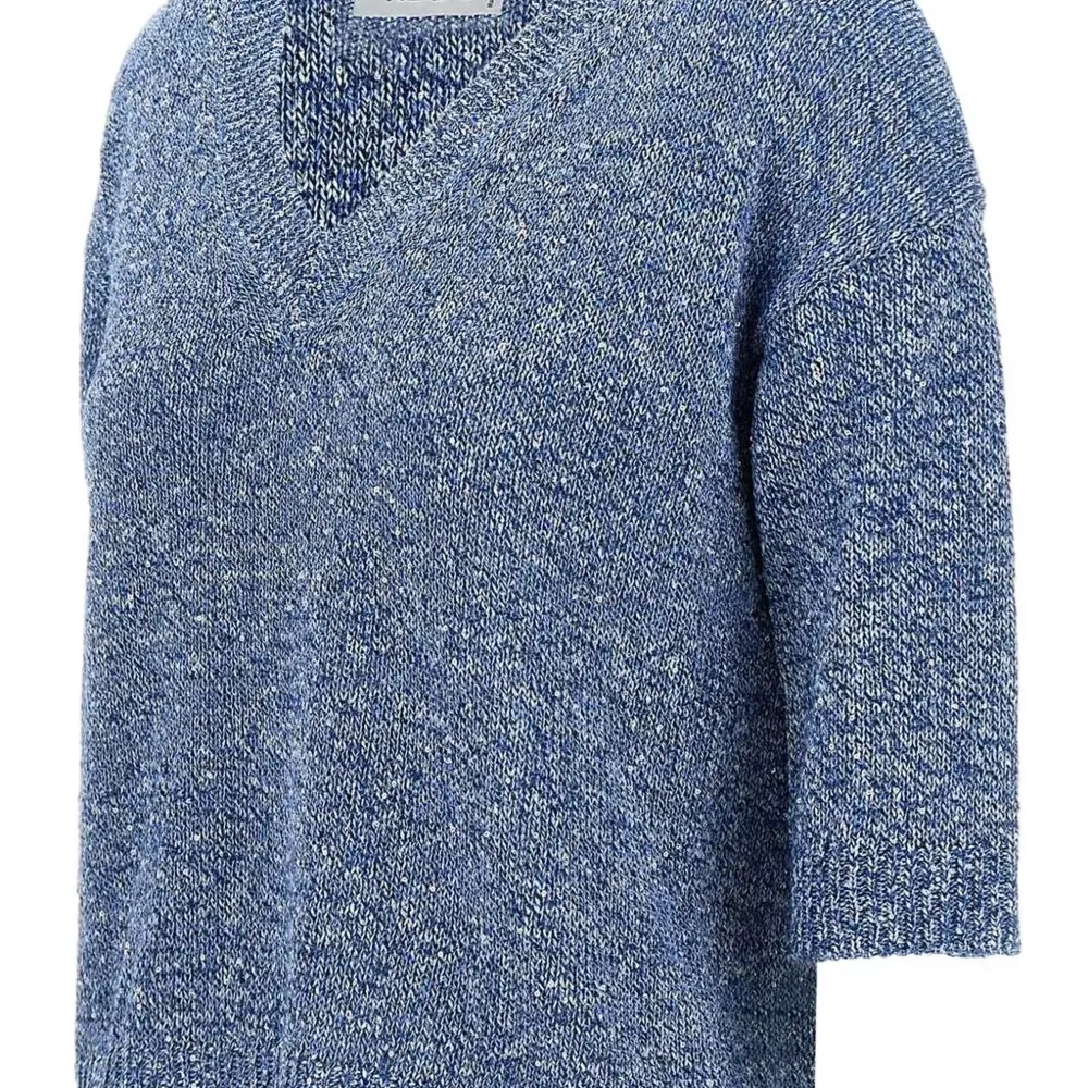 Джемпер с V-образным вырезом