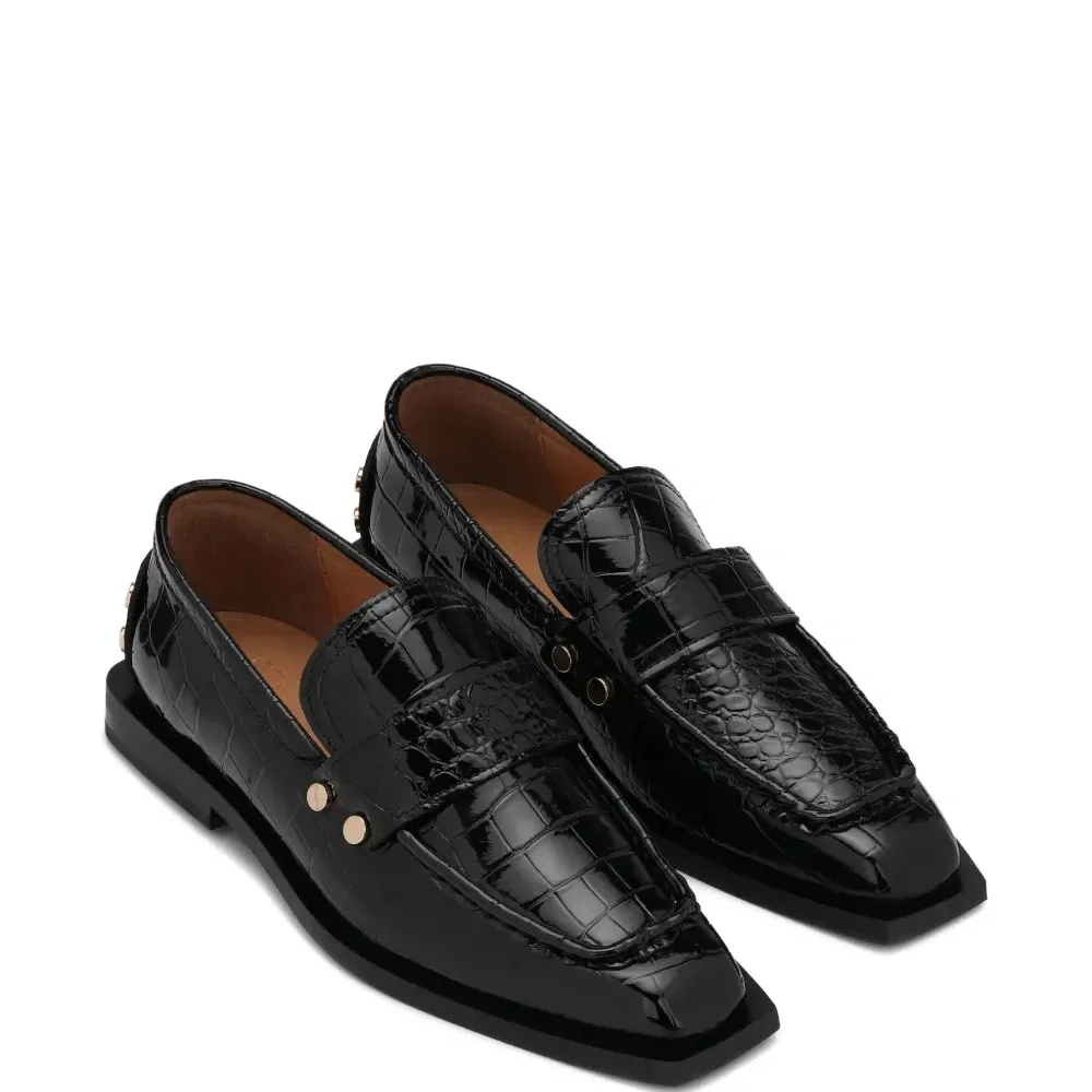 Лоферы с квадратным носком