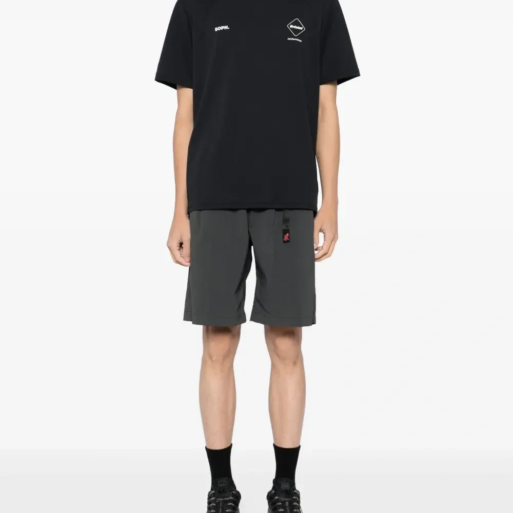 Футболка F.C.Real Bristol с логотипом Футболка F.C.Real Bristol с логотипом