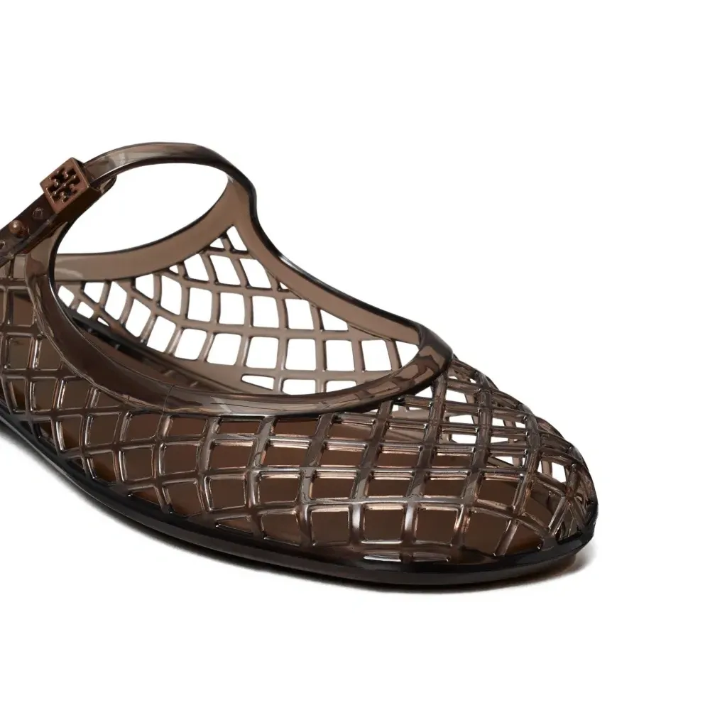 шлепанцы с перфорацией