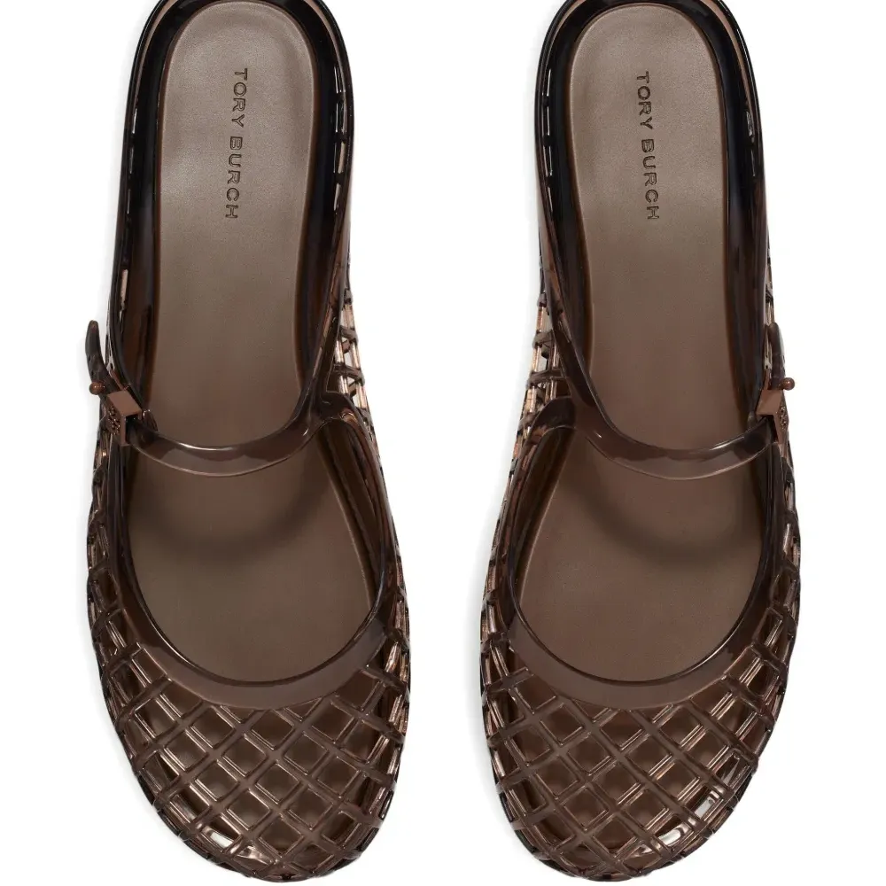 шлепанцы с перфорацией