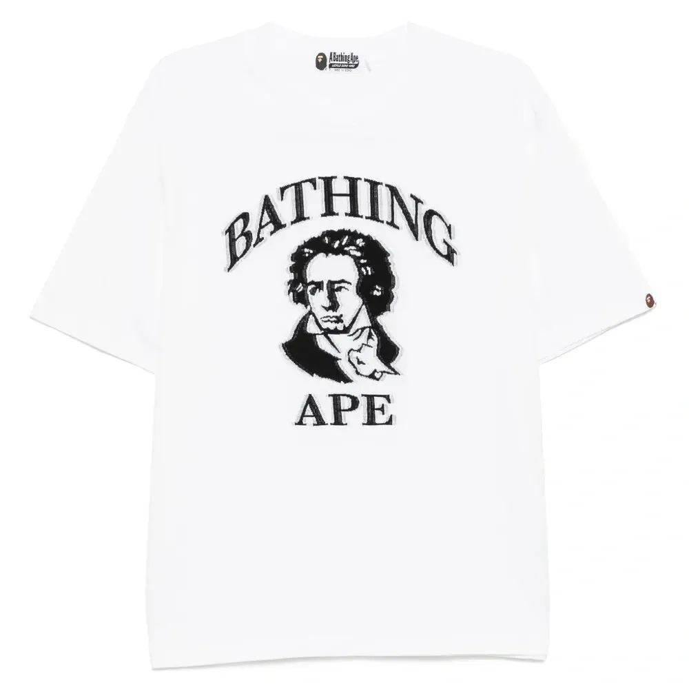 футболка с вышитым логотипом