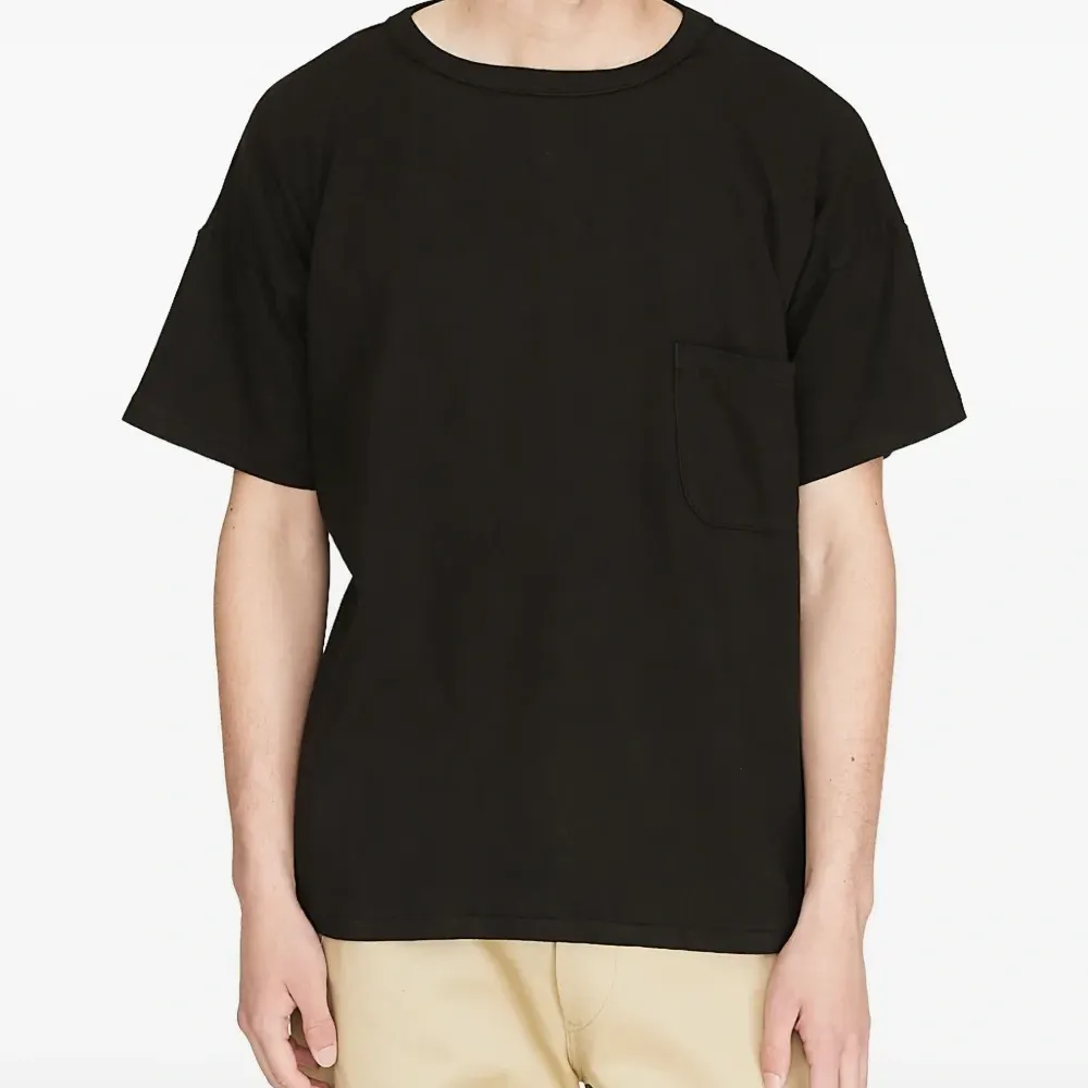 Футболка с карманом