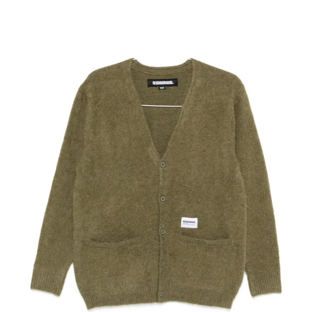 Кардиган с V-образным вырезом и карманами