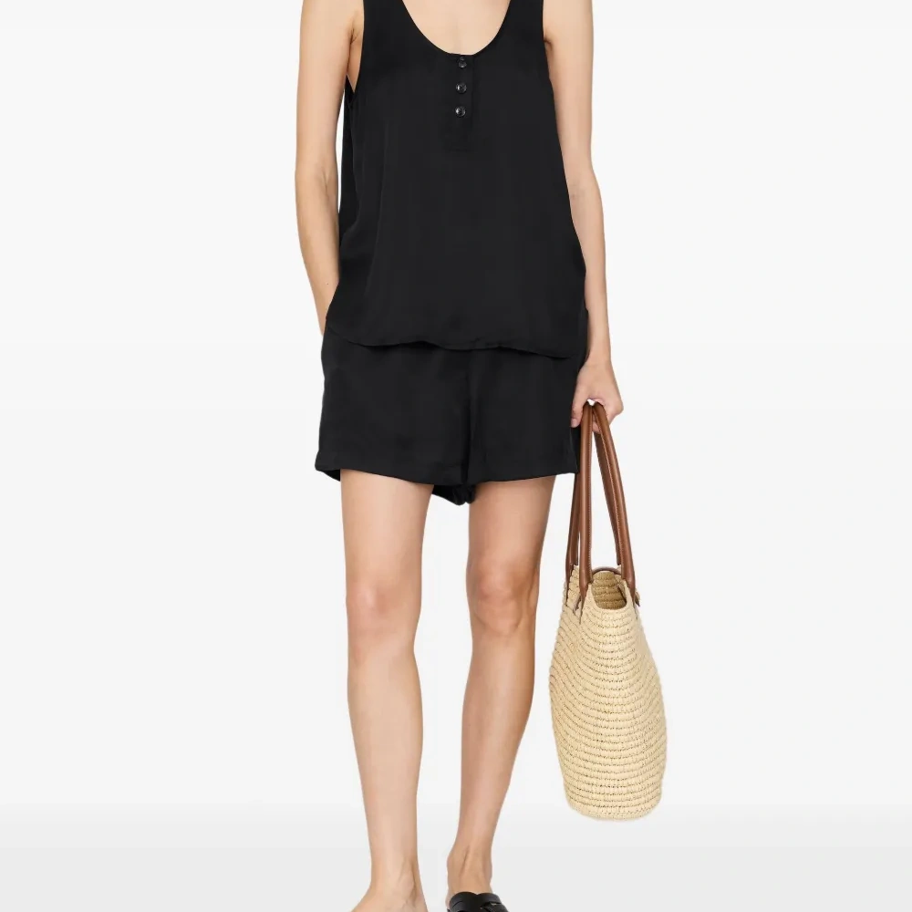 Топ Evy на пуговицах