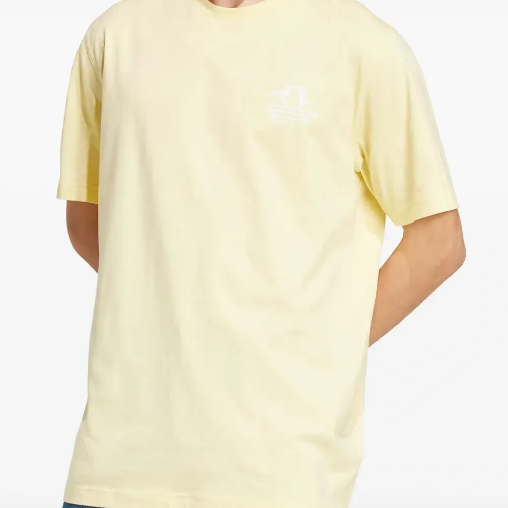 Футболка с круглым вырезом