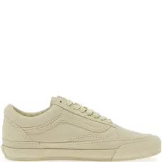 Кроссовки на шнуровке