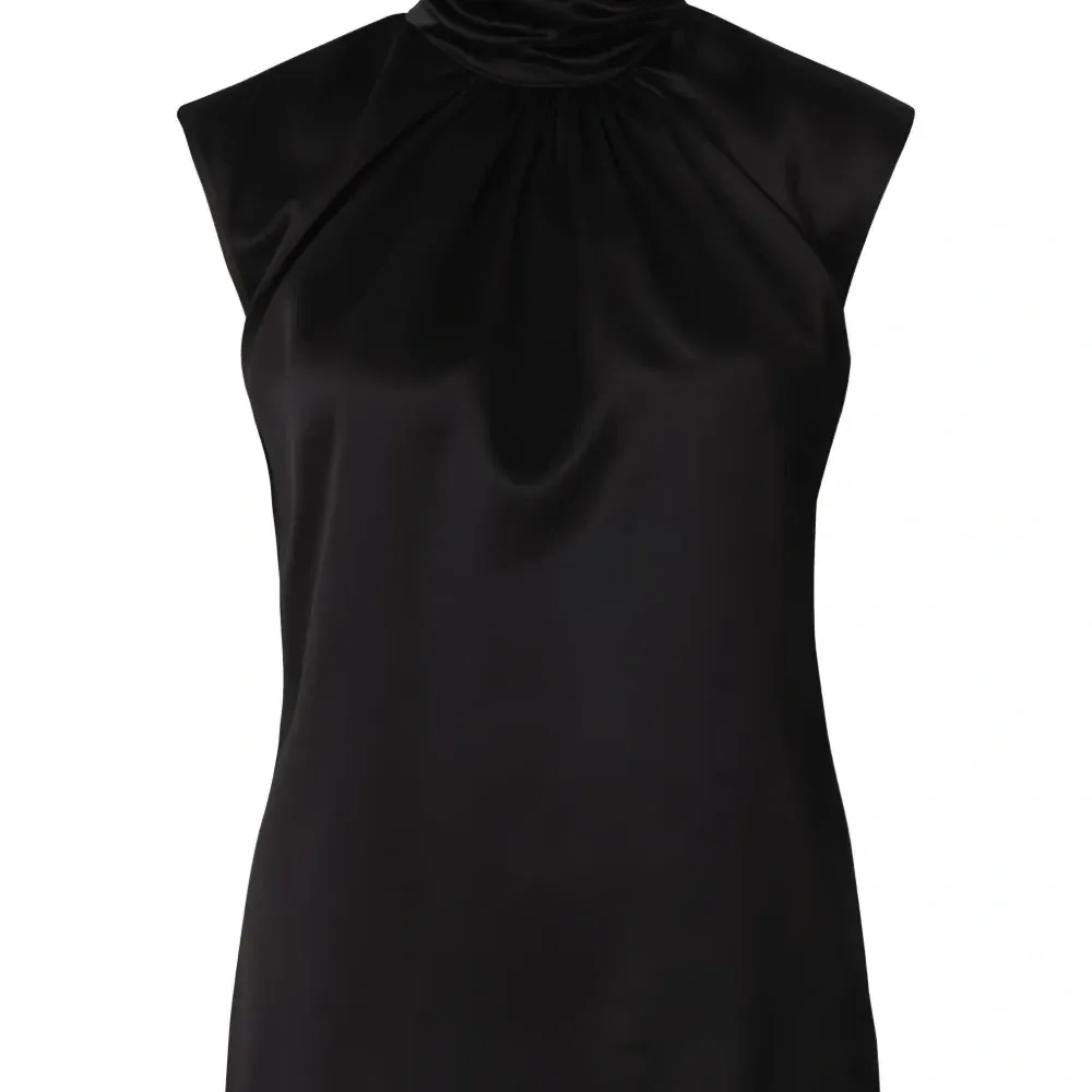 Блузка с высоким воротником