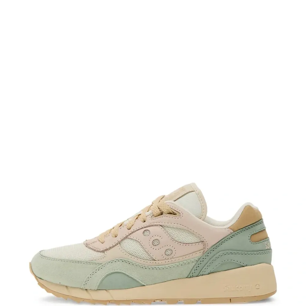 Кроссовки с сетчатыми вставками