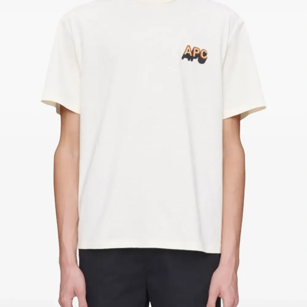 Футболка с логотипом