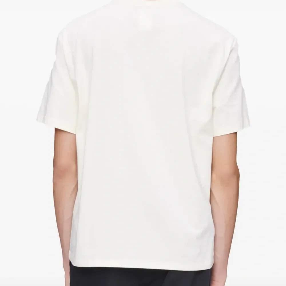 Футболка с логотипом