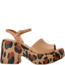 Сандалии на платформе