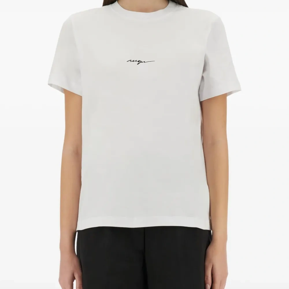 футболка с логотипом