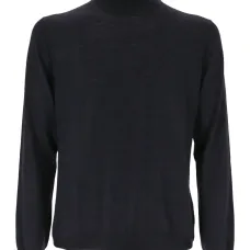 Свитер с высоким воротником