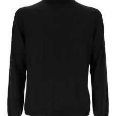 Свитер с высоким воротником