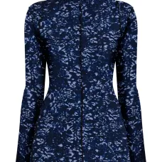 топ высоким воротником с цветочным принтом