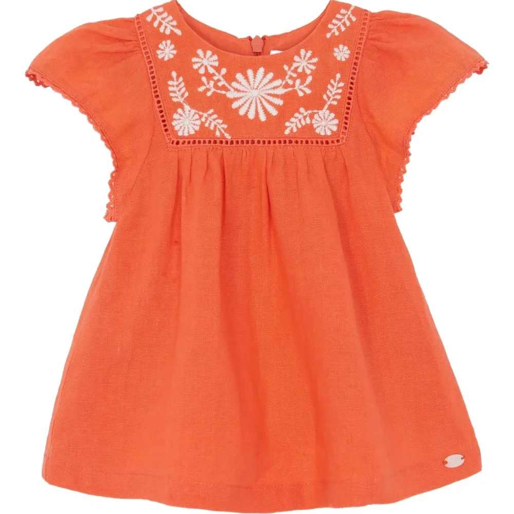 Платье с короткими рукавами и вышивкой