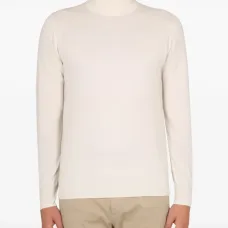 Свитер с высоким воротником