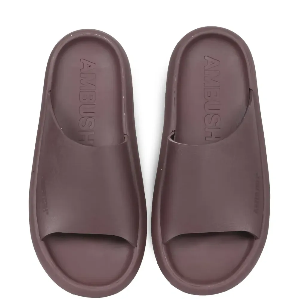 Сандалии с тисненым логотипом Сандалии с тисненым логотипом