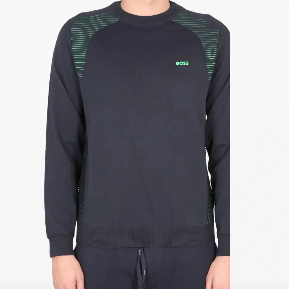 Толстовка с круглым вырезом