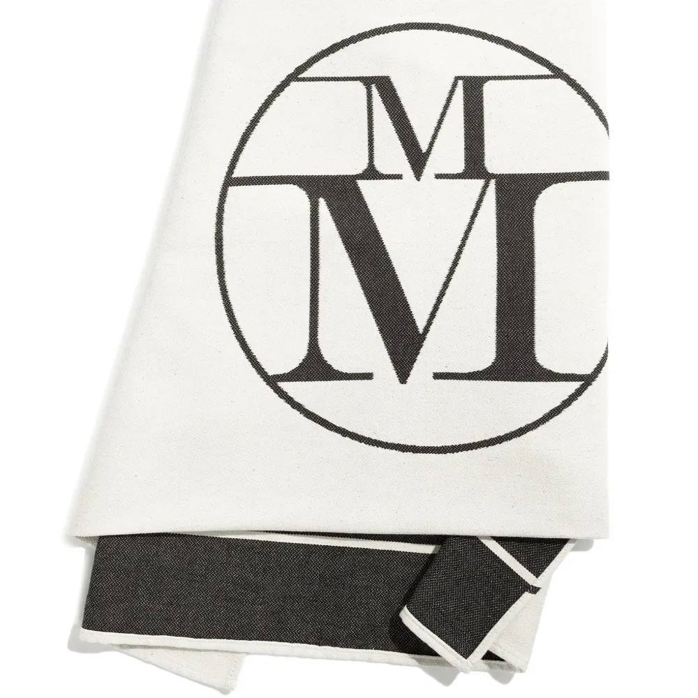 полотенце Aida с логотипом полотенце Aida с логотипом